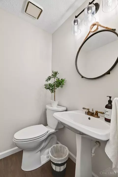 Bath - 7969 Saddleback Pl, Maineville, OH 45039 photo 1 of 5