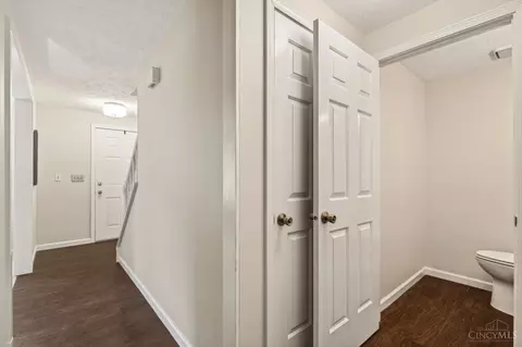 Entry Way - 7969 Saddleback Pl, Maineville, OH 45039 photo 1 of 2