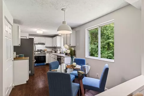 Dining - 7969 Saddleback Pl, Maineville, OH 45039 photo 6 of 7