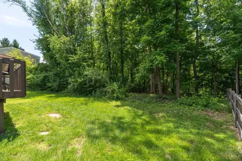 Exterior - 7969 Saddleback Pl, Maineville, OH 45039 photo 6 of 6