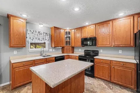 Kitchen - 4772 Stable Ct, Liberty Twp, OH 45011 photo 1 of 4