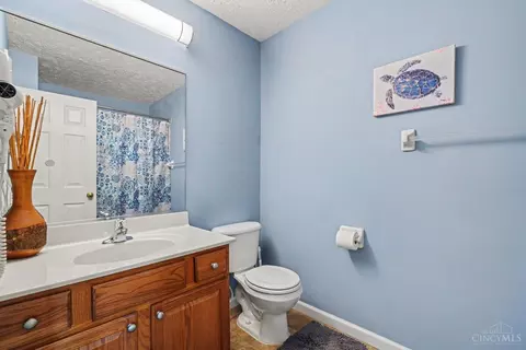 Bath - 4772 Stable Ct, Liberty Twp, OH 45011 photo 2 of 4