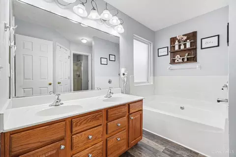 Bath - 4772 Stable Ct, Liberty Twp, OH 45011 photo 1 of 4