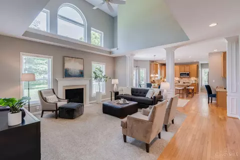 Living - 5038 Midfield Rd, Cincinnati, OH 45244 photo 5 of 6