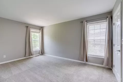 Bedroom - 5038 Midfield Rd, Cincinnati, OH 45244 photo 3 of 5