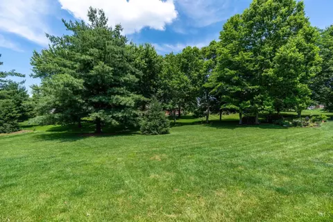 Exterior - 5038 Midfield Rd, Cincinnati, OH 45244 photo 7 of 8
