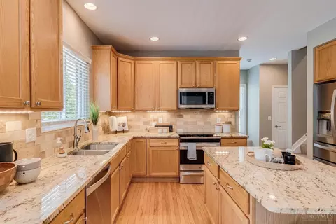 Kitchen - 5038 Midfield Rd, Cincinnati, OH 45244 photo 4 of 8