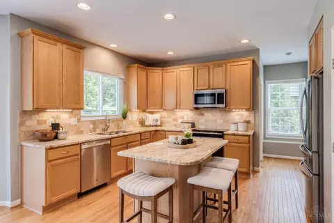 Kitchen - 5038 Midfield Rd, Cincinnati, OH 45244 photo 3 of 8