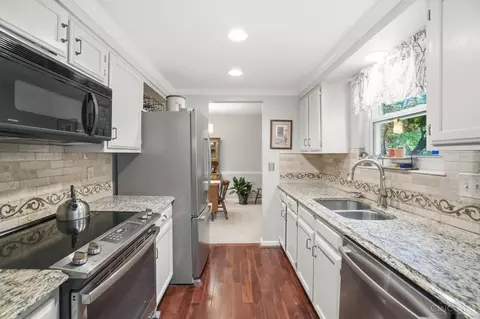 Kitchen - 9045 Fields Dr, Mason, OH 45040 photo 1 of 5