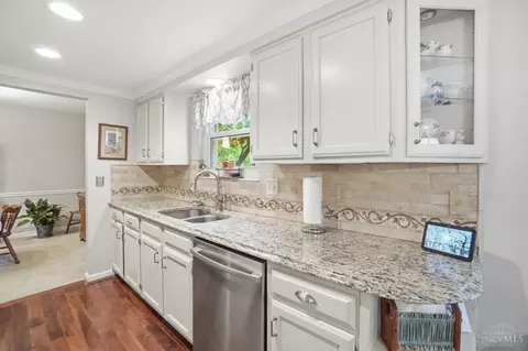 Kitchen - 9045 Fields Dr, Mason, OH 45040 photo 2 of 5