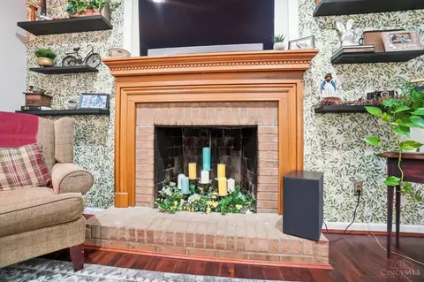 Living - 9045 Fields Dr, Mason, OH 45040 photo 3 of 4