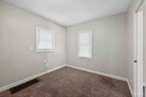 Bedroom - 3718 Standish Ave, Cincinnati, OH 45213 photo 4 of 4