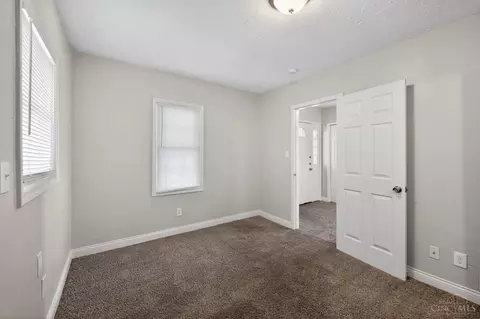 Bedroom - 3718 Standish Ave, Cincinnati, OH 45213 photo 3 of 4