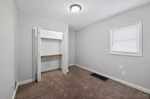 Bedroom - 3718 Standish Ave, Cincinnati, OH 45213 photo 1 of 4