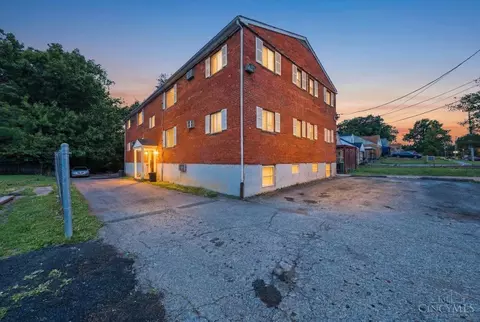 1209 Galbraith Rd, Cincinnati, OH 45231