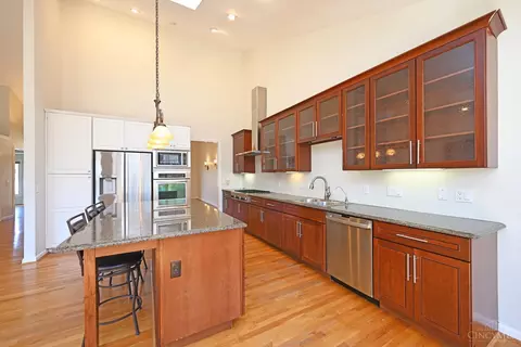 Kitchen - 3130 Wolf Run Ct, Cincinnati, OH 45244 photo 4 of 9