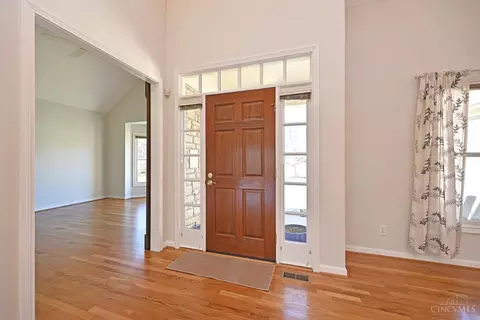 Entry Way - 3130 Wolf Run Ct, Cincinnati, OH 45244 photo 1 of 2