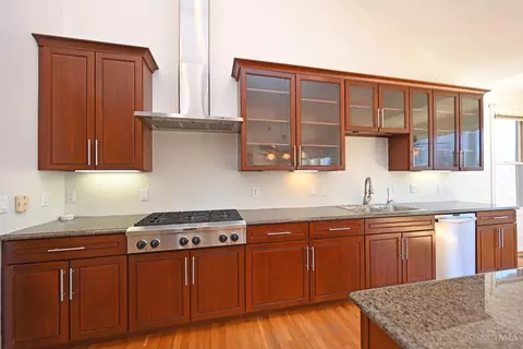 Kitchen - 3130 Wolf Run Ct, Cincinnati, OH 45244 photo 7 of 9
