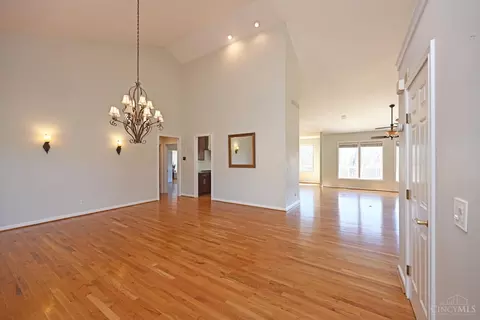Dining - 3130 Wolf Run Ct, Cincinnati, OH 45244 photo 2 of 3