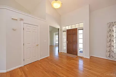 Entry Way - 3130 Wolf Run Ct, Cincinnati, OH 45244 photo 2 of 2