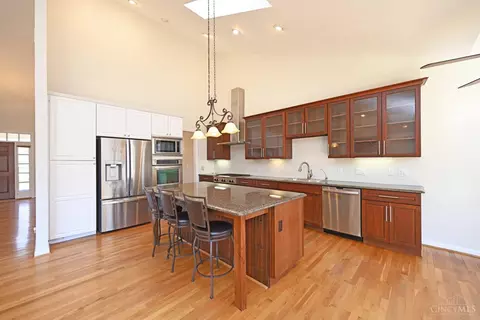 Kitchen - 3130 Wolf Run Ct, Cincinnati, OH 45244 photo 3 of 9