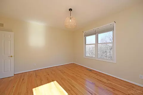 Bedroom - 3130 Wolf Run Ct, Cincinnati, OH 45244 photo 8 of 11