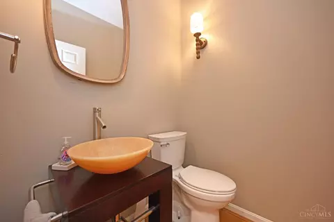 Bath - 3130 Wolf Run Ct, Cincinnati, OH 45244 photo 6 of 9