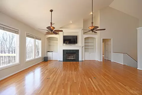 Living - 3130 Wolf Run Ct, Cincinnati, OH 45244 photo 7 of 8
