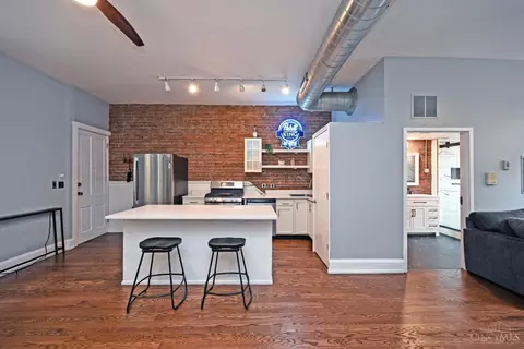 Kitchen - 1410 Main St, Cincinnati, OH 45202 photo 3 of 5