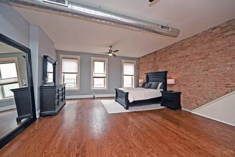 Bedroom - 1410 Main St, Cincinnati, OH 45202 photo 3 of 4