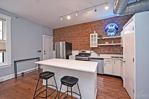 Kitchen - 1410 Main St, Cincinnati, OH 45202 photo 4 of 5