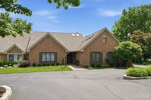 584 Cottingwood Ct, Dayton, OH 45429