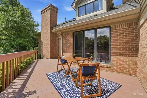 Exterior - 584 Cottingwood Ct, Kettering, OH 45429 photo 13 of 17