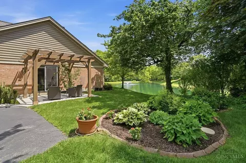 Exterior - 584 Cottingwood Ct, Kettering, OH 45429 photo 6 of 17