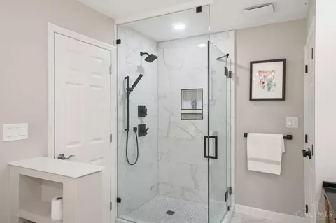 Bath - 584 Cottingwood Ct, Kettering, OH 45429 photo 7 of 9
