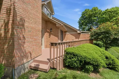 Exterior - 584 Cottingwood Ct, Kettering, OH 45429 photo 10 of 17