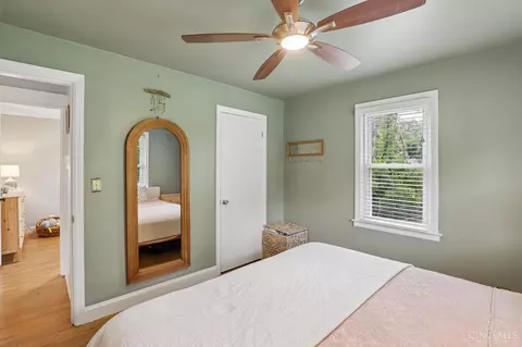 Bedroom - 4669 Beechwood Rd, Cincinnati, OH 45244 photo 6 of 8