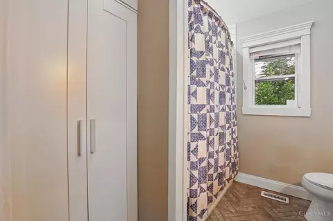 Bath - 4669 Beechwood Rd, Cincinnati, OH 45244 photo 3 of 3