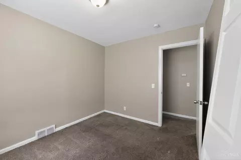 Bedroom - 8668 Daly Rd, Cincinnati, OH 45231 photo 2 of 10