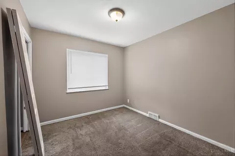 Bedroom - 8668 Daly Rd, Cincinnati, OH 45231 photo 4 of 10