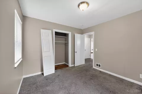 Bedroom - 8668 Daly Rd, Cincinnati, OH 45231 photo 8 of 10