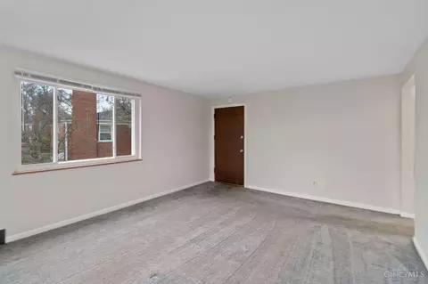 Living - 2503 Rack Ct, Cincinnati, OH 45239 photo 1 of 2