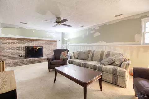 Living - 4204 Cannon Gate Dr, Cincinnati, OH 45245 photo 2 of 2