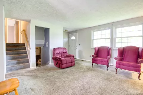 Living - 4204 Cannon Gate Dr, Cincinnati, OH 45245 photo 1 of 2