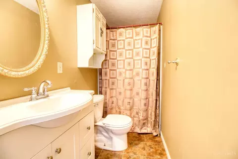 Bath - 4204 Cannon Gate Dr, Cincinnati, OH 45245 photo 1 of 2
