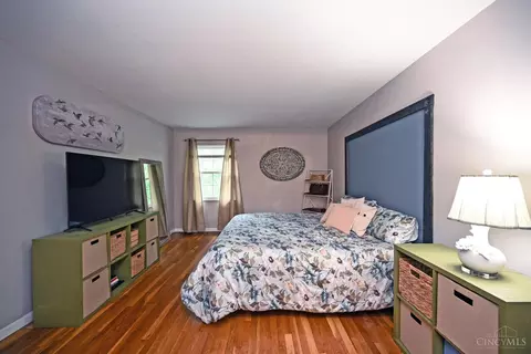 Bedroom - 6212 Stirrup Rd, Cincinnati, OH 45244 photo 2 of 11