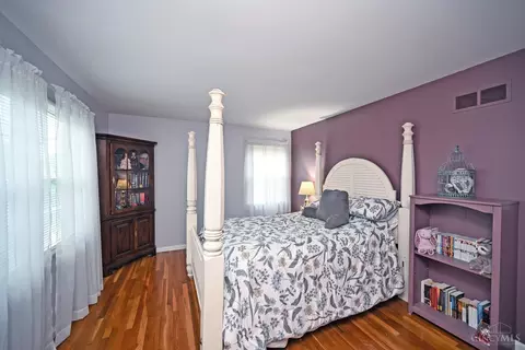 Bedroom - 6212 Stirrup Rd, Cincinnati, OH 45244 photo 5 of 11