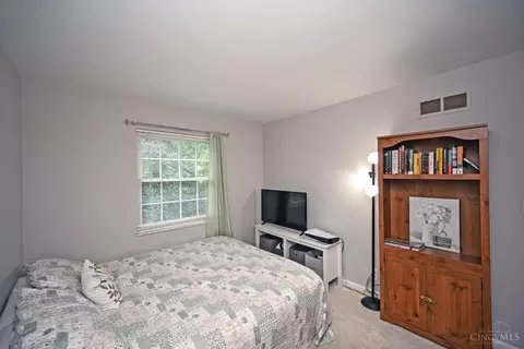 Bedroom - 6212 Stirrup Rd, Cincinnati, OH 45244 photo 8 of 11