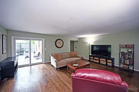 Living - 6212 Stirrup Rd, Cincinnati, OH 45244 photo 6 of 6