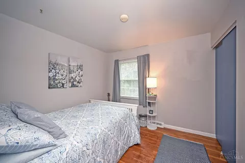 Bedroom - 6212 Stirrup Rd, Cincinnati, OH 45244 photo 9 of 11